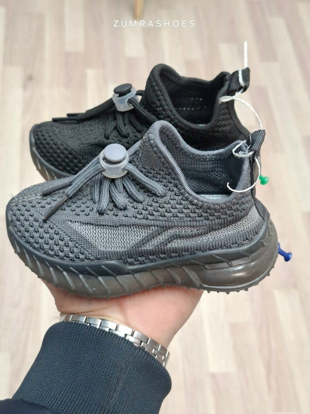 кроссовки,детские кроссовки,кроссовки с резиновой подошвой,чешки кроссовки,спортивная