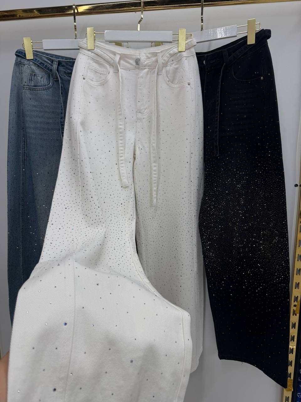 джинсы со стразами,джинсовые брюки,широкие джинсы со стразами,джинсы со стразами женские,джинсы с блестками