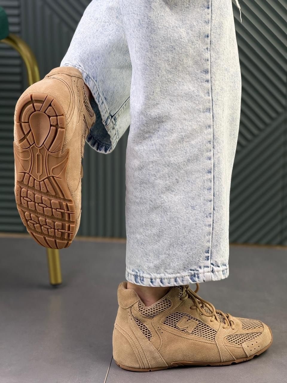 ,спортивная ,женские кроссовки,модные кроссовки,повседневные кроссовки