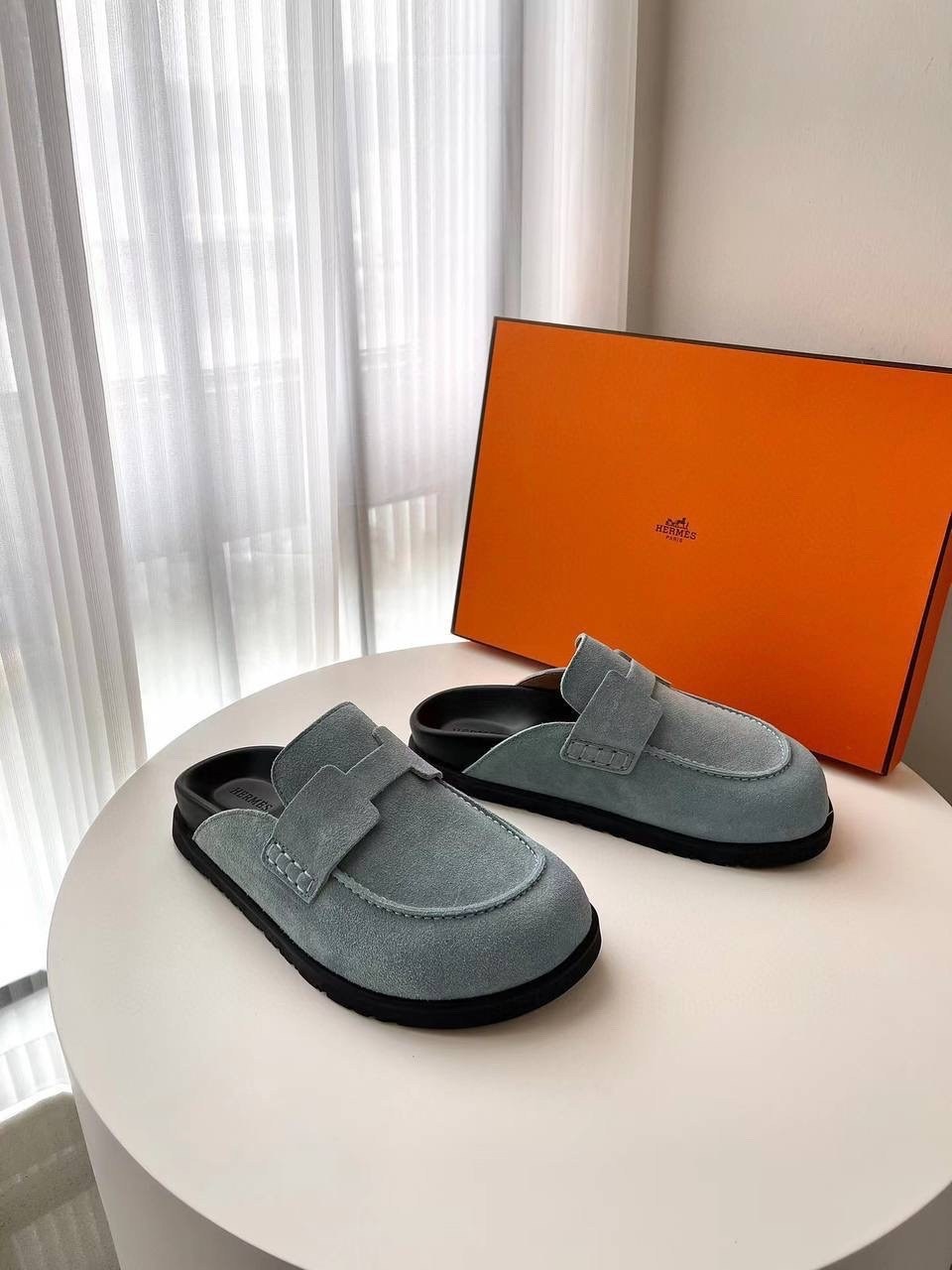 лоферы loro piana женские,лоферы женские замшевые,лоферы замшевый,hermes голубые замшевые мюли,модные лоферы