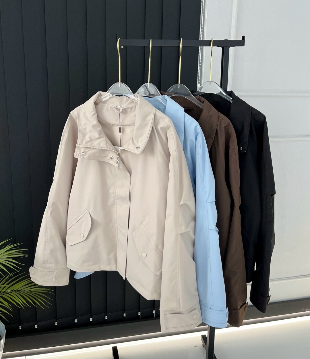 белые кожаные куртки,куртка кожаная,рубашка из экокожи,куртка из искусственной кожи женская,куртка приталенная женская бежевая