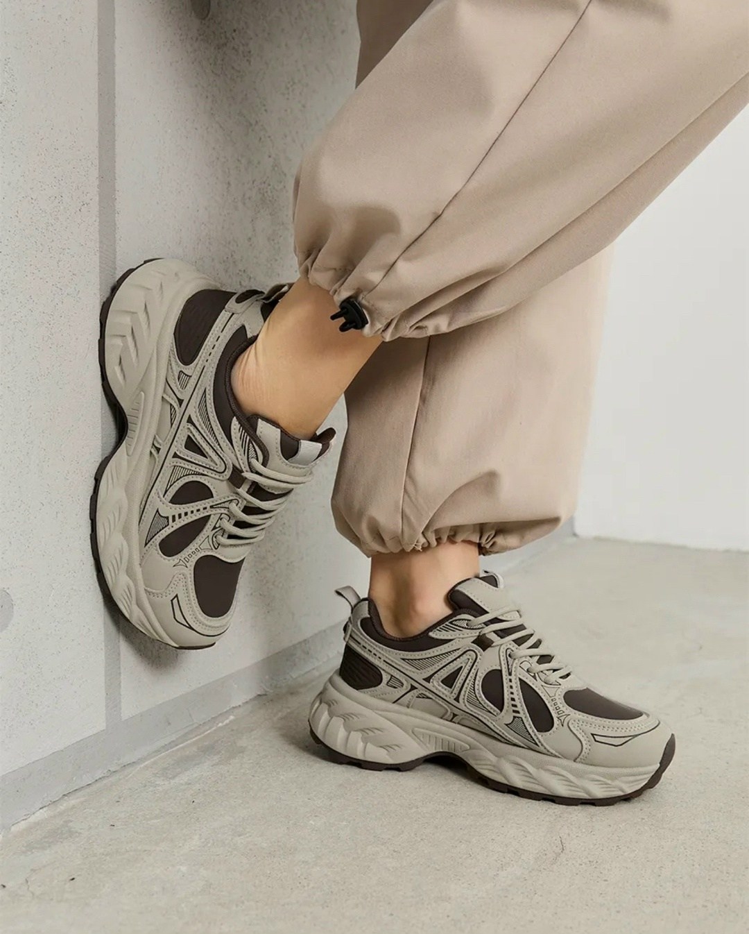 ,женские кроссовки,модные кроссовки,кроссовки летние тренд,повседневные кроссовки