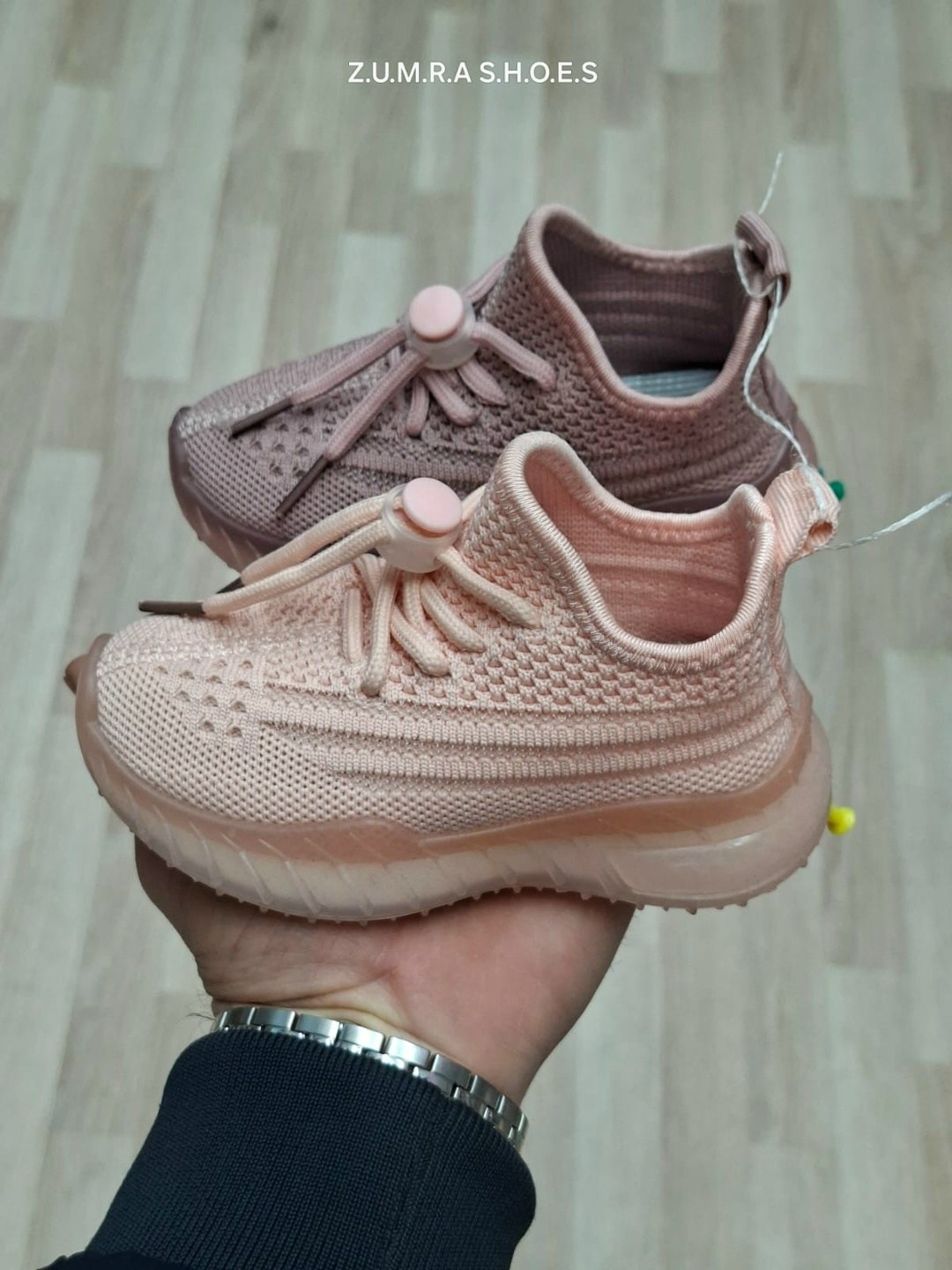 кроссовки,детские кроссовки,кроссовки с резиновой подошвой,чешки кроссовки,спортивная