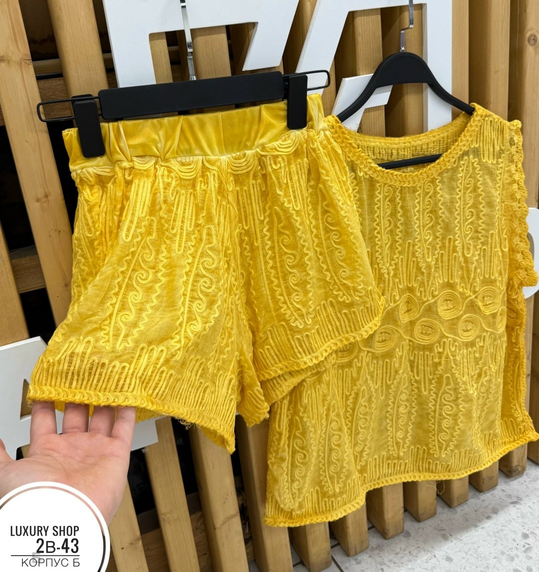 вязаные жилеты,вязаные топы,вязаная одежда,жилет женская вязаная,вязаные свитера