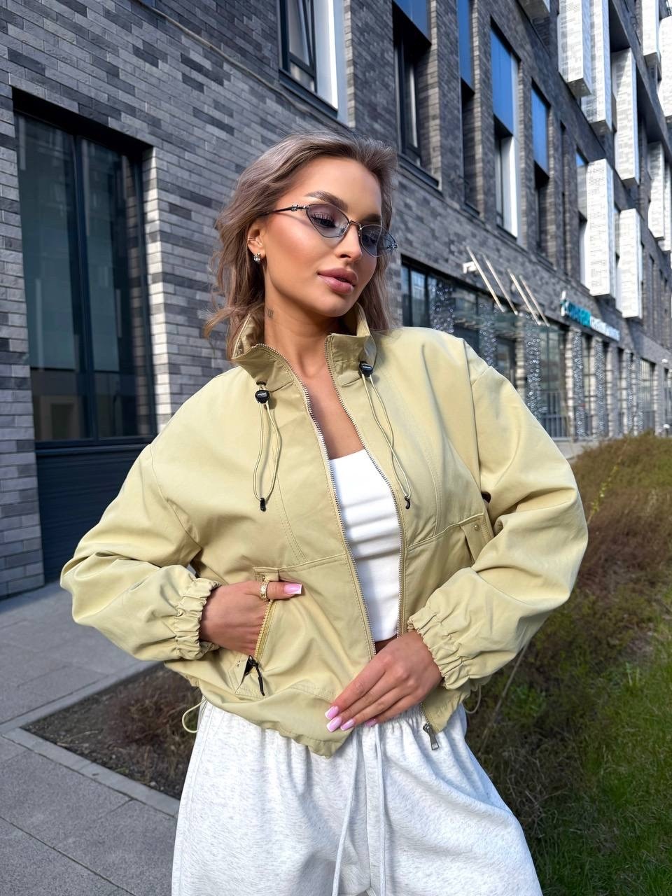 куртка бомбер,бомбер женская куртка,женская куртка,легкая куртка,куртка бомбер черная