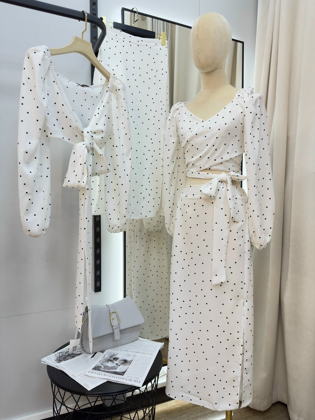 платья в горох,костюм с юбкой,летние костюмы,женское платье в горошек,платья в горошек