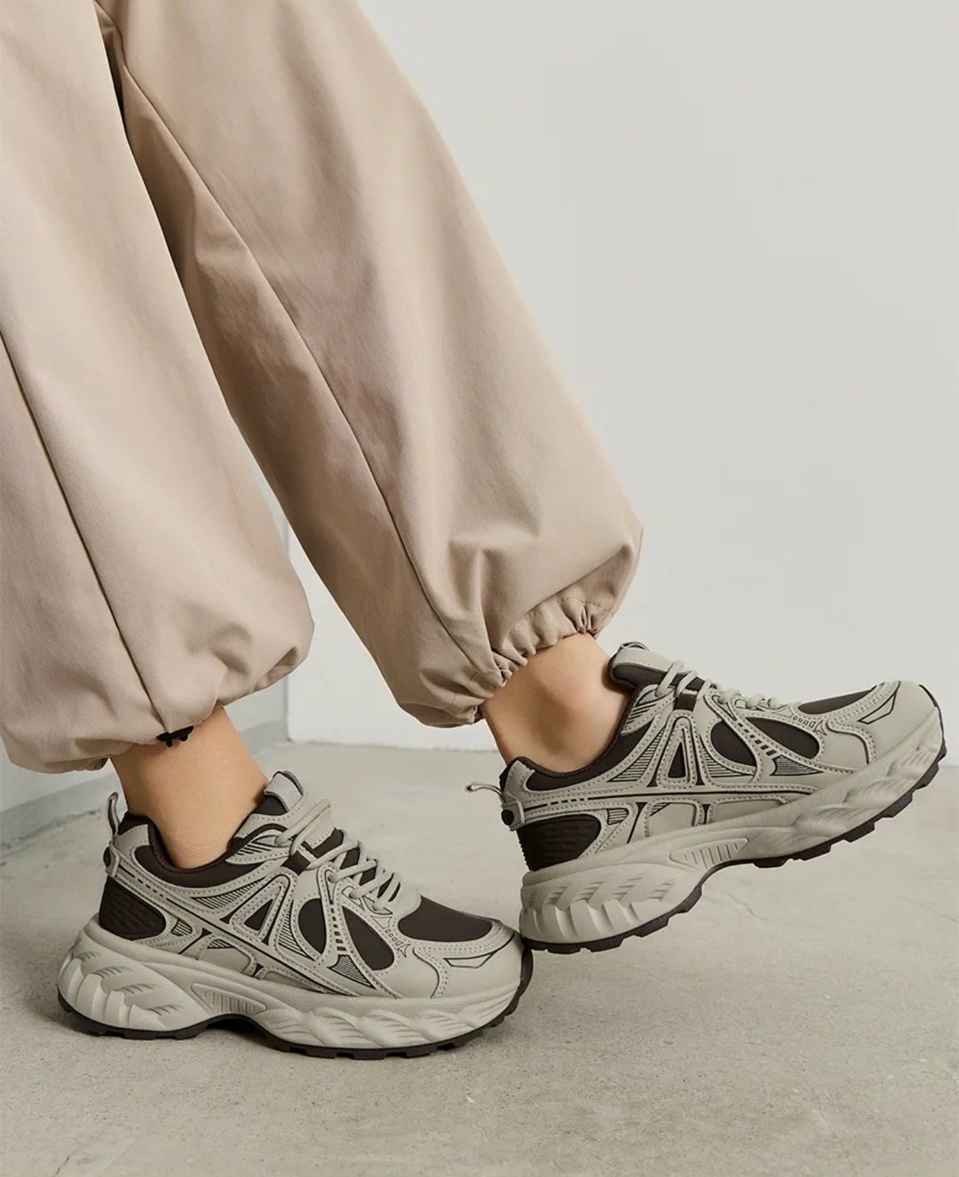 ,женские кроссовки,модные кроссовки,кроссовки летние тренд,повседневные кроссовки