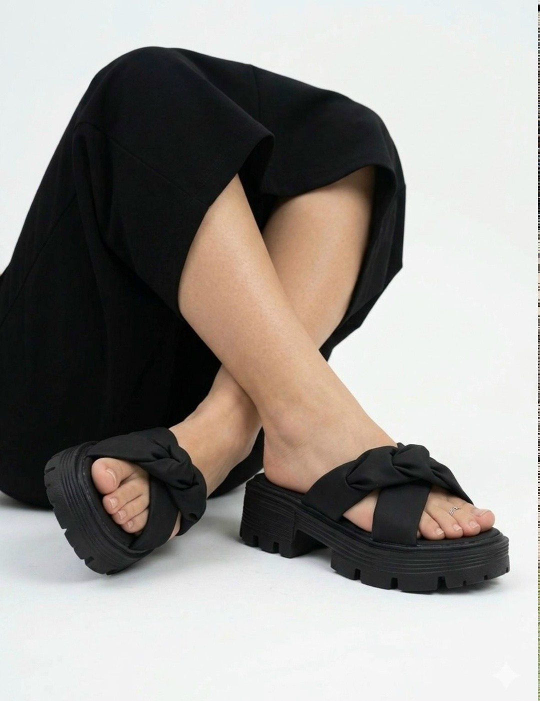 шлепанцы на платформе,женские сандалии,женские шлепанцы,массивные сандалии,сандалии на каблуке