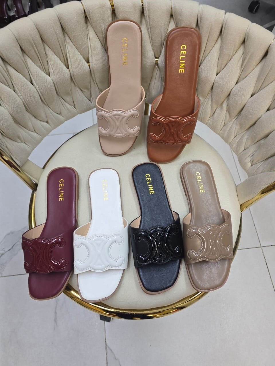 ,шлепанцы женские,модные тапочки,модные шлепанцы,сандалии