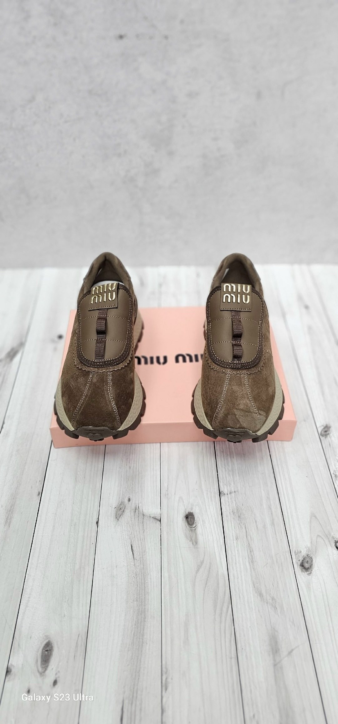 miu miu кроссовки женские,,кроссовки miu miu,женские кроссовки miu miu tyre молочные,кроссовки miu