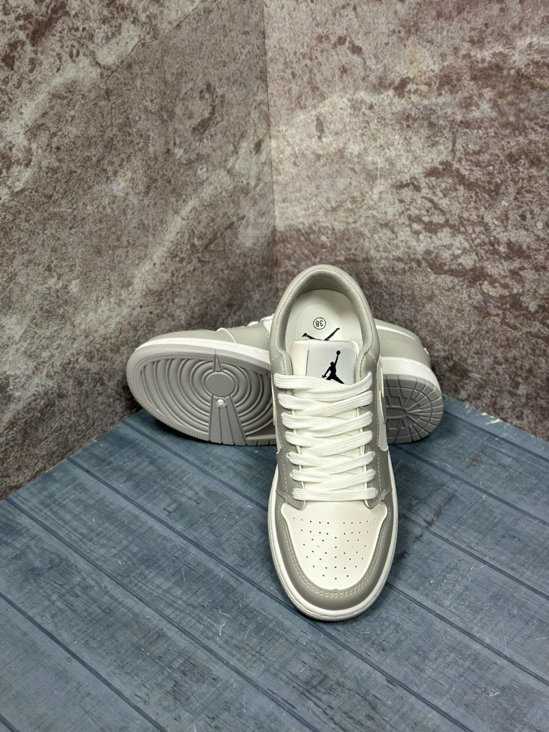 nike air jordan 1 low wolf grey,air jordan 1 low wolf grey dc0774-105,кроссовки nike air jordan 1 low,nike air jordan 1 low,кроссовки