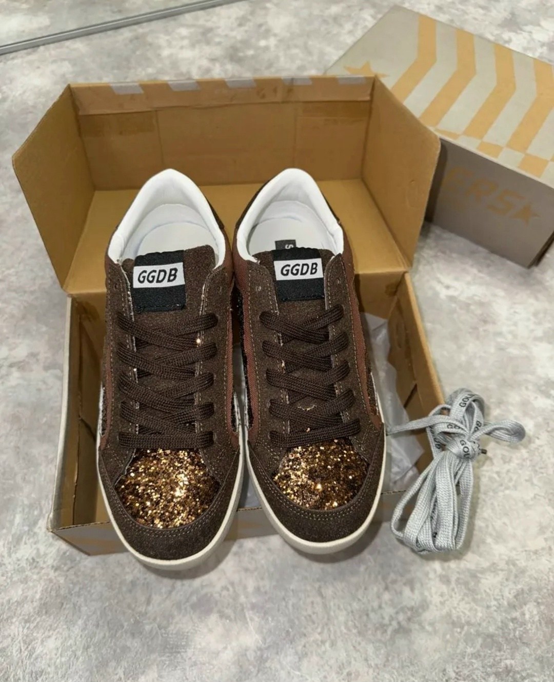 ,кеды женские golden goose,кроссовки golden goose с пайетками на платформе,кеды golden goose,кроссовки golden goose
