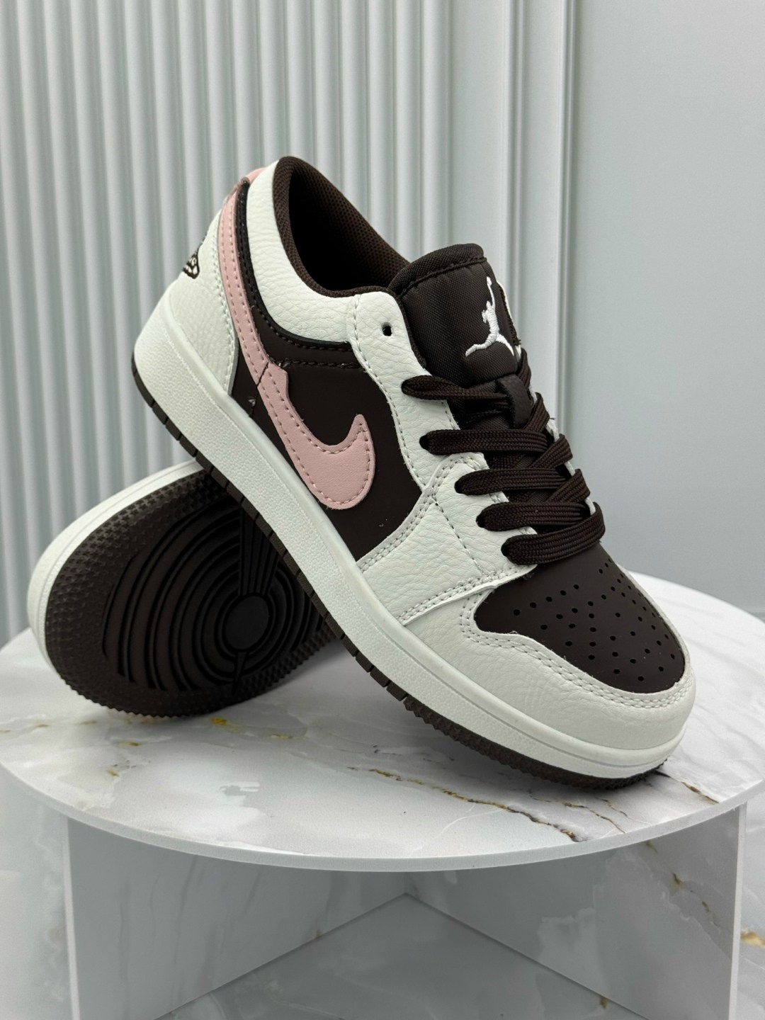 nike air jordan 1 low,nike air jordan 1 low mocha brown,air jordan 1 low,кроссовки,баскетбольная