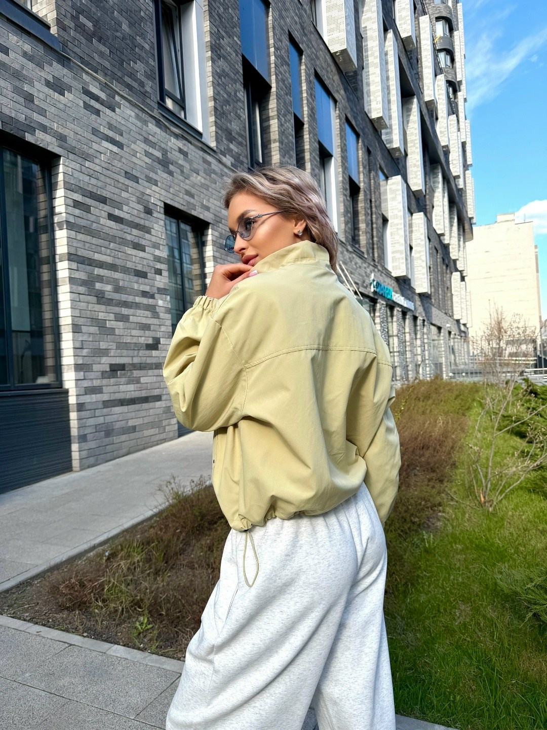 ветровка,женская ветровка,легкая куртка,куртка ветровка женская,ветровка куртка