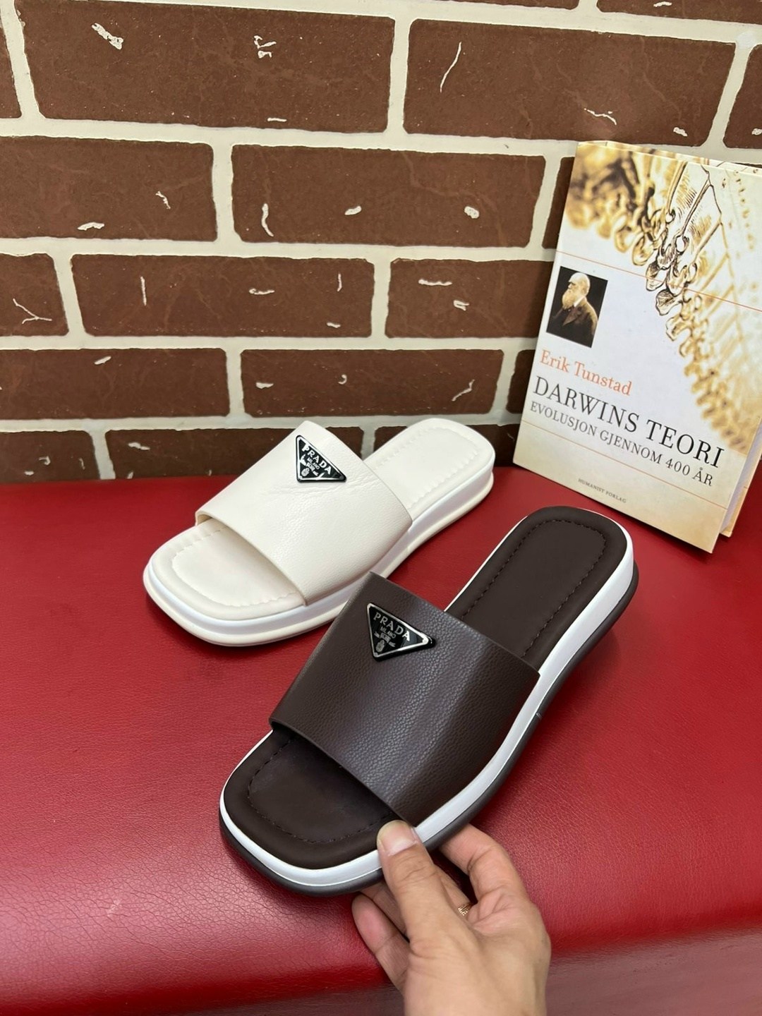 женские шлепанцы,женские шлепанцы prada,шлепанцы prada,шлепки прада женские,шлёпки женские прада