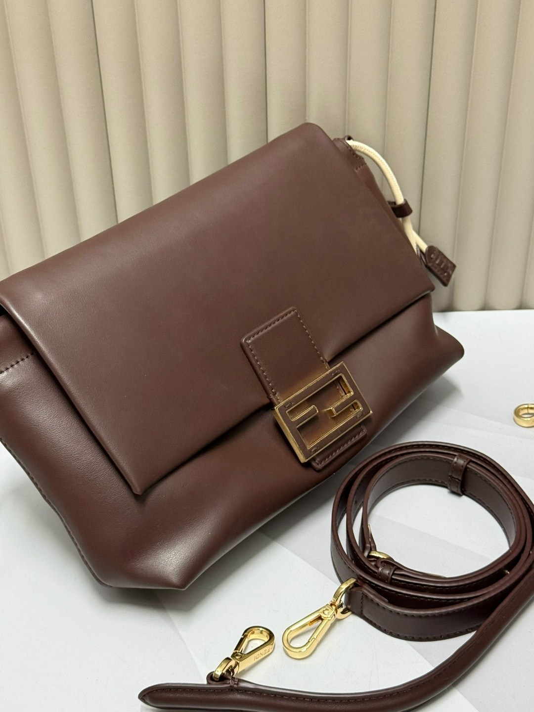 fendi сумка,fendi сумка на плечо,сумка,женская сумка fendi,сумки фенди