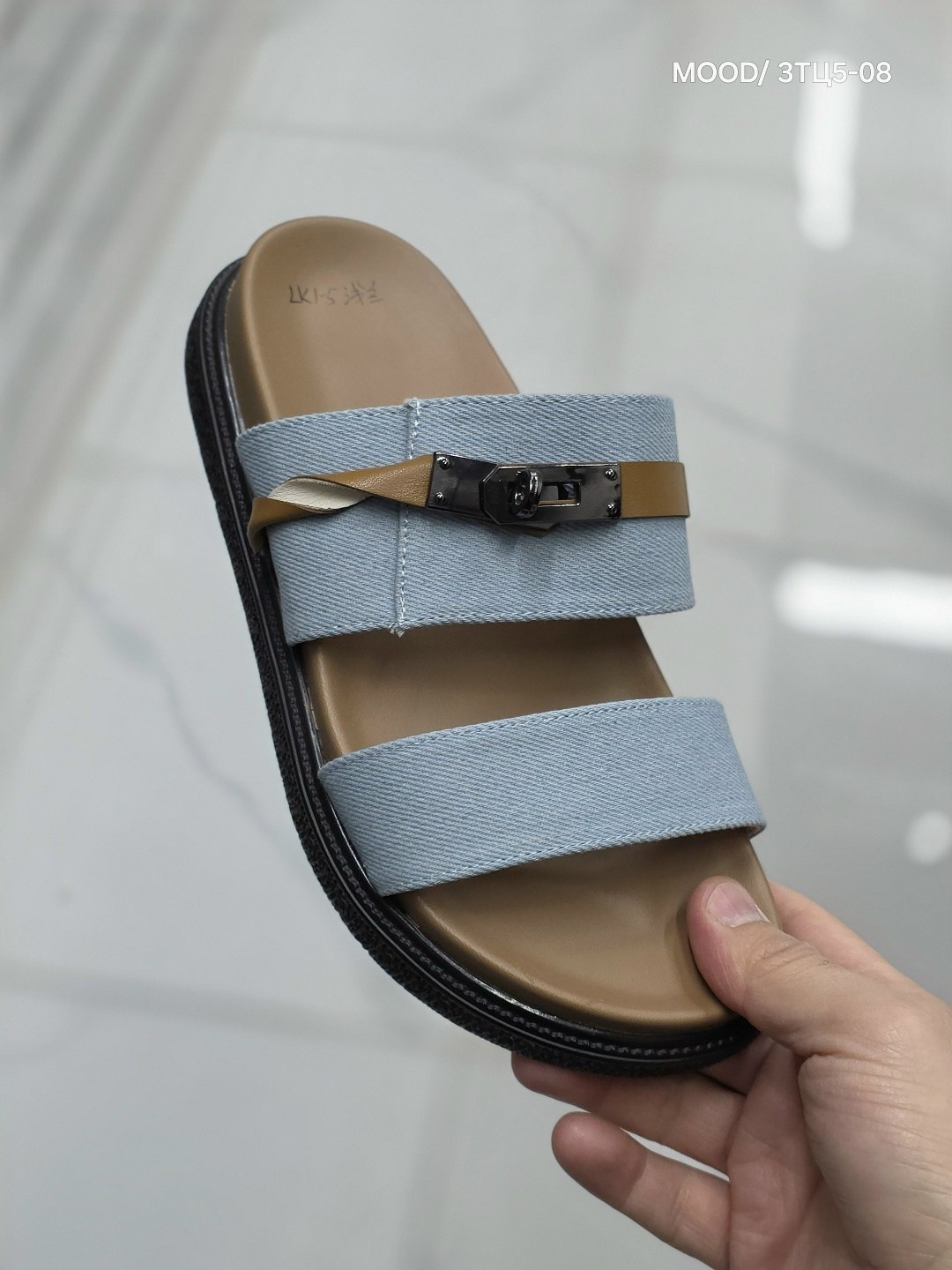 женские шлепанцы,,женские сандалии,сандалии модные,сандалии