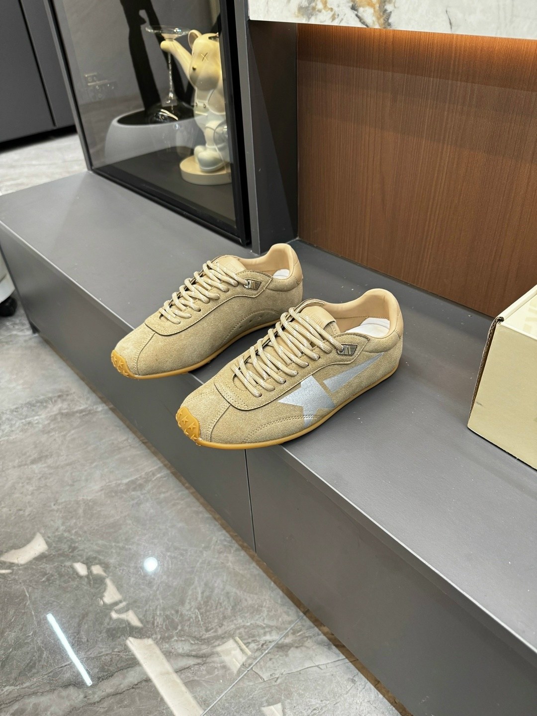 замшевые кроссовки,,спортивная ,женские кроссовки,кроссовки golden goose