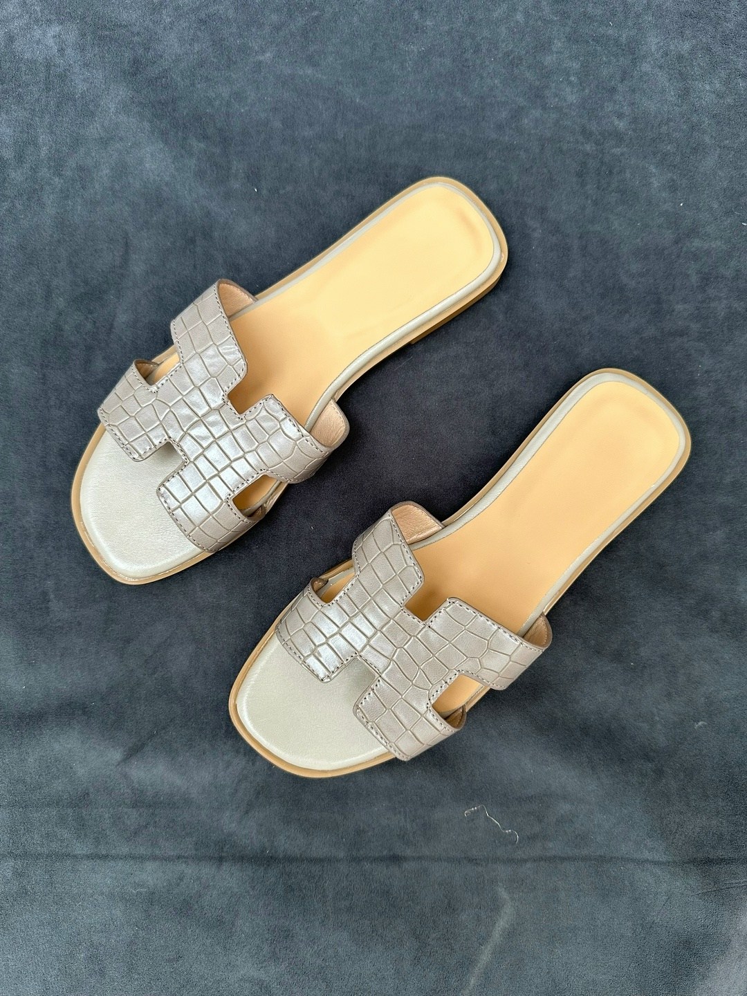 шлепки hermes женские,шлепки эрмес беж,шлепки эрмес,шлепки гермес женские,шлепки эрмес бежевые