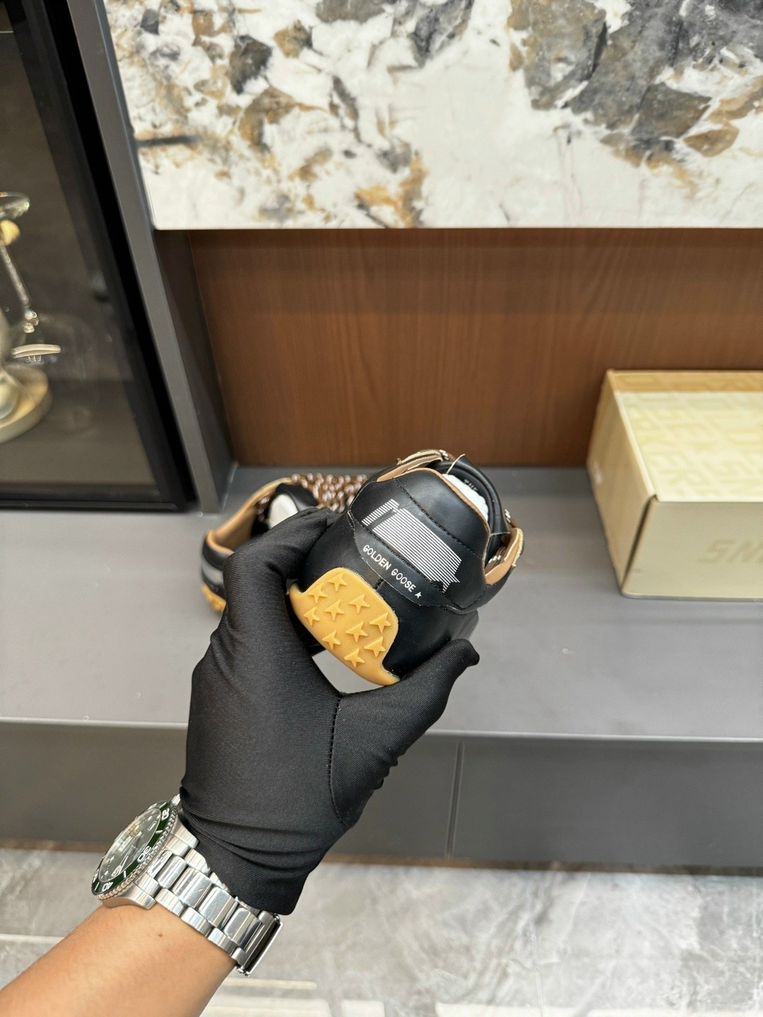 ,кроссовки golden goose,кожаные кроссовки,женские кожаные кроссовки,кроссовки премиум