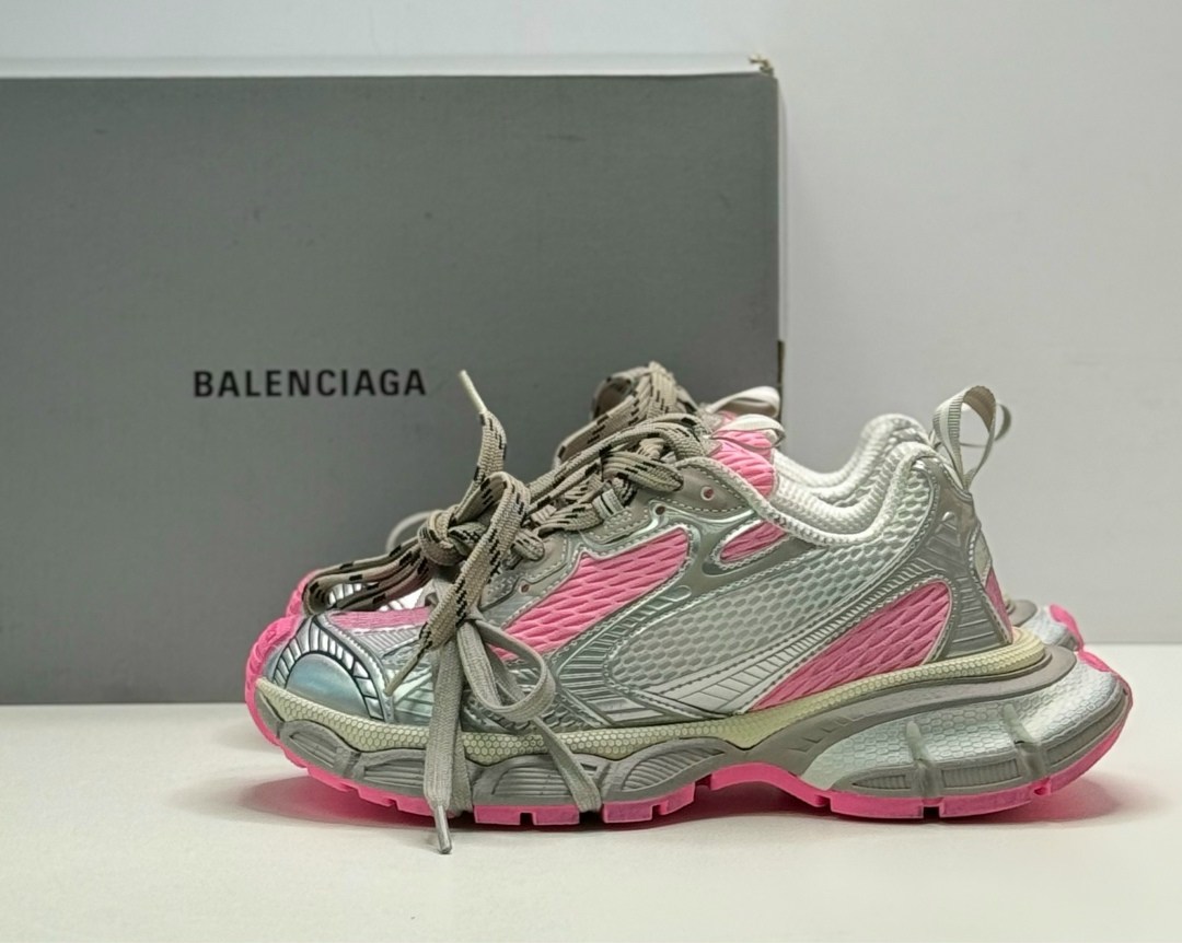 серо-розовые женские кроссовки 3xl balenciaga,кроссовки balenciaga 3xl chunky розовый серый,кроссовки 3xl balenciaga серый/розовый/белый,женские кроссовки balenciaga 3xl серебристые с розовым,кроссовк