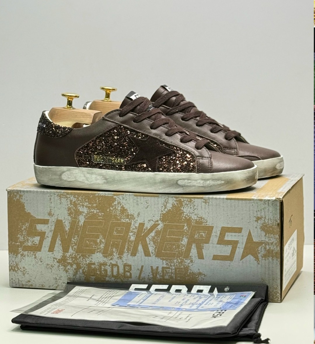 golden goose кроссовки super-star коричневый,,кроссовки golden goose,кеды golden goose,женские низкие кеды super-star с блестками golden goose цвет black