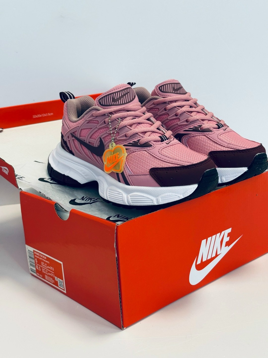 кроссовки,женские кроссовки,женские кроссовки nike,кроссы,спортивная