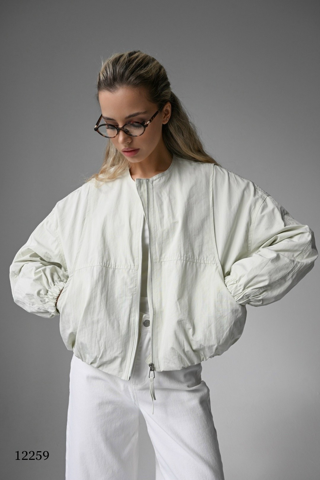 куртка бомбер,широкие брюки,белые брюки,женские широкие брюки,куртка легкая