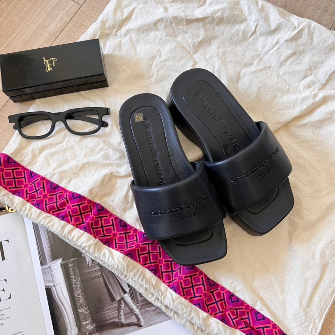 модные тапочки,шлепанцы баленсиага мужские,,шлепанцы женские,мужские шлепанцы