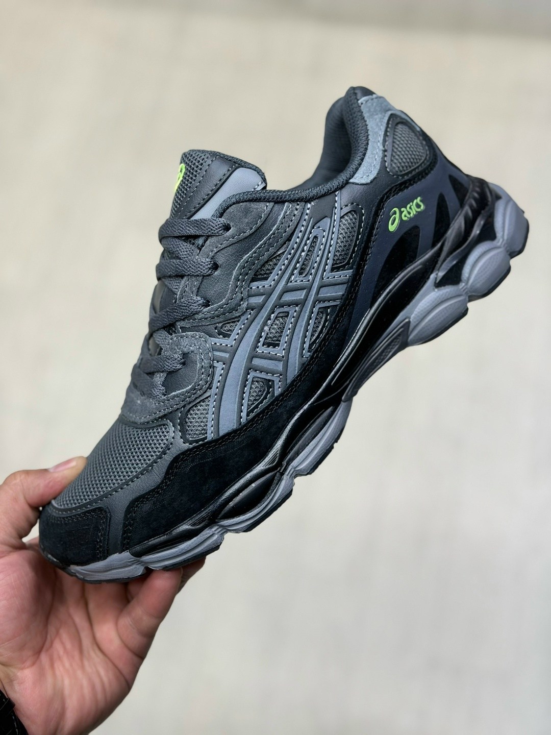 кроссовки asics gel-nyc graphite grey black,кроссовки мужские asics,кроссовки asics,кроссовки asics gel nyc,спортивная