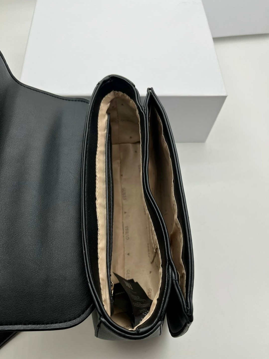 сумка женская guess,сумка guess,сумка на плечо guess,сумка guess через плечо,guess сумка на плечо кросс-боди