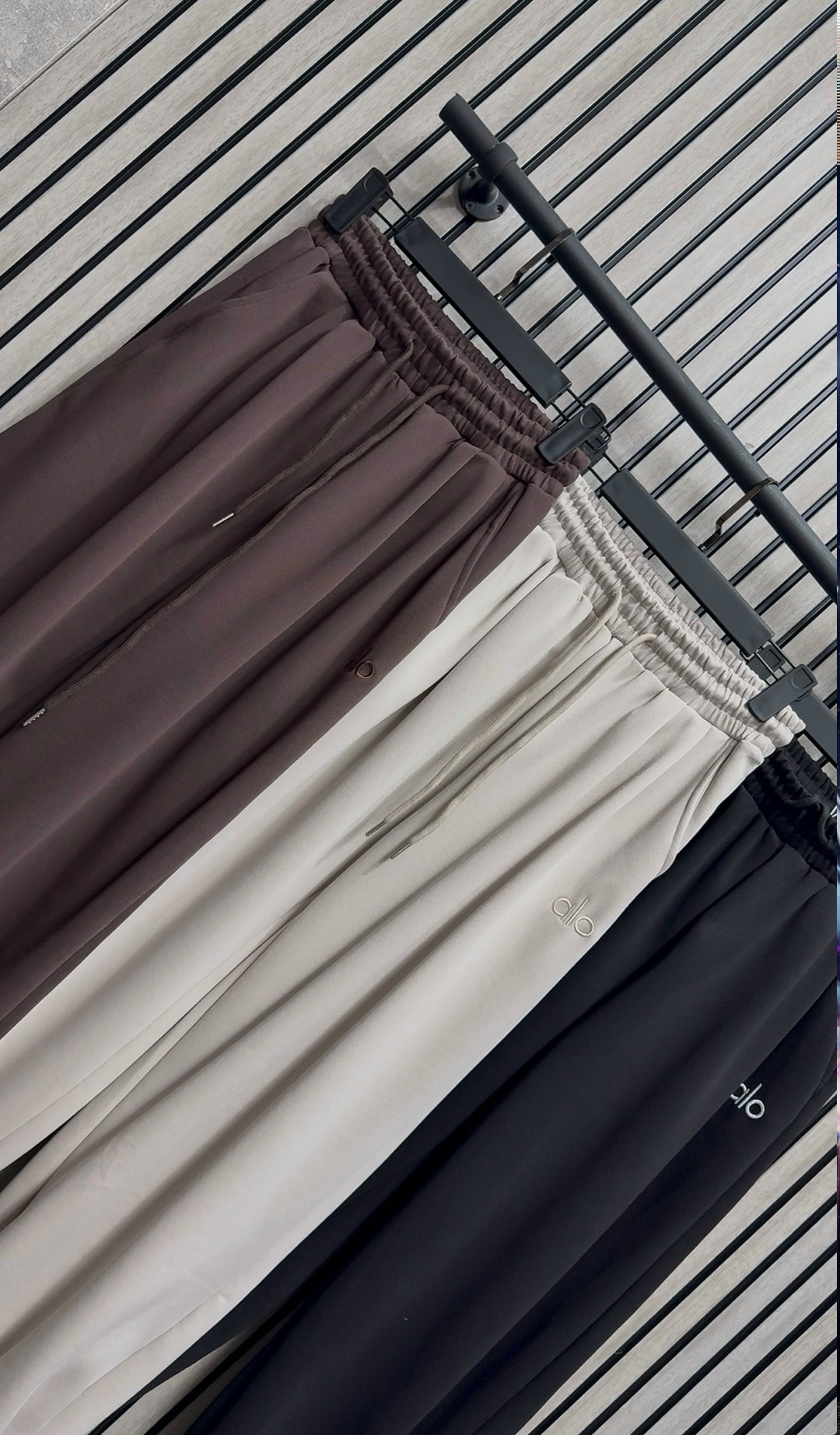 брюки спортивные,повседневные спортивные брюки,брюки свободные спортивные,спортивные штаны,модные штаны