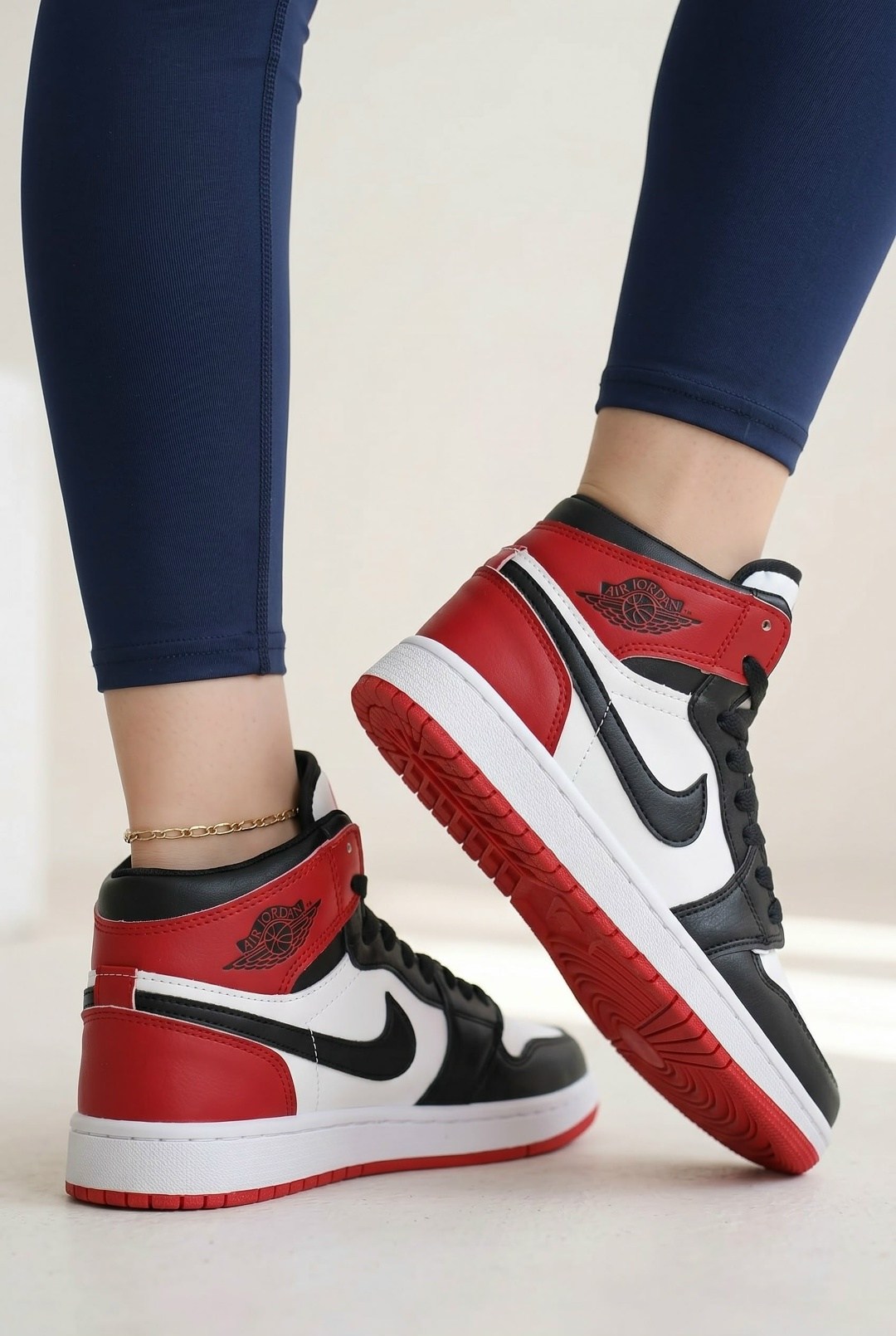 кроссовки nike air jordan 1 retro high,nike air jordan 1 mid,nike air jordan 1,nike air jordan 1 retro high,air jordan 1 retro high grey