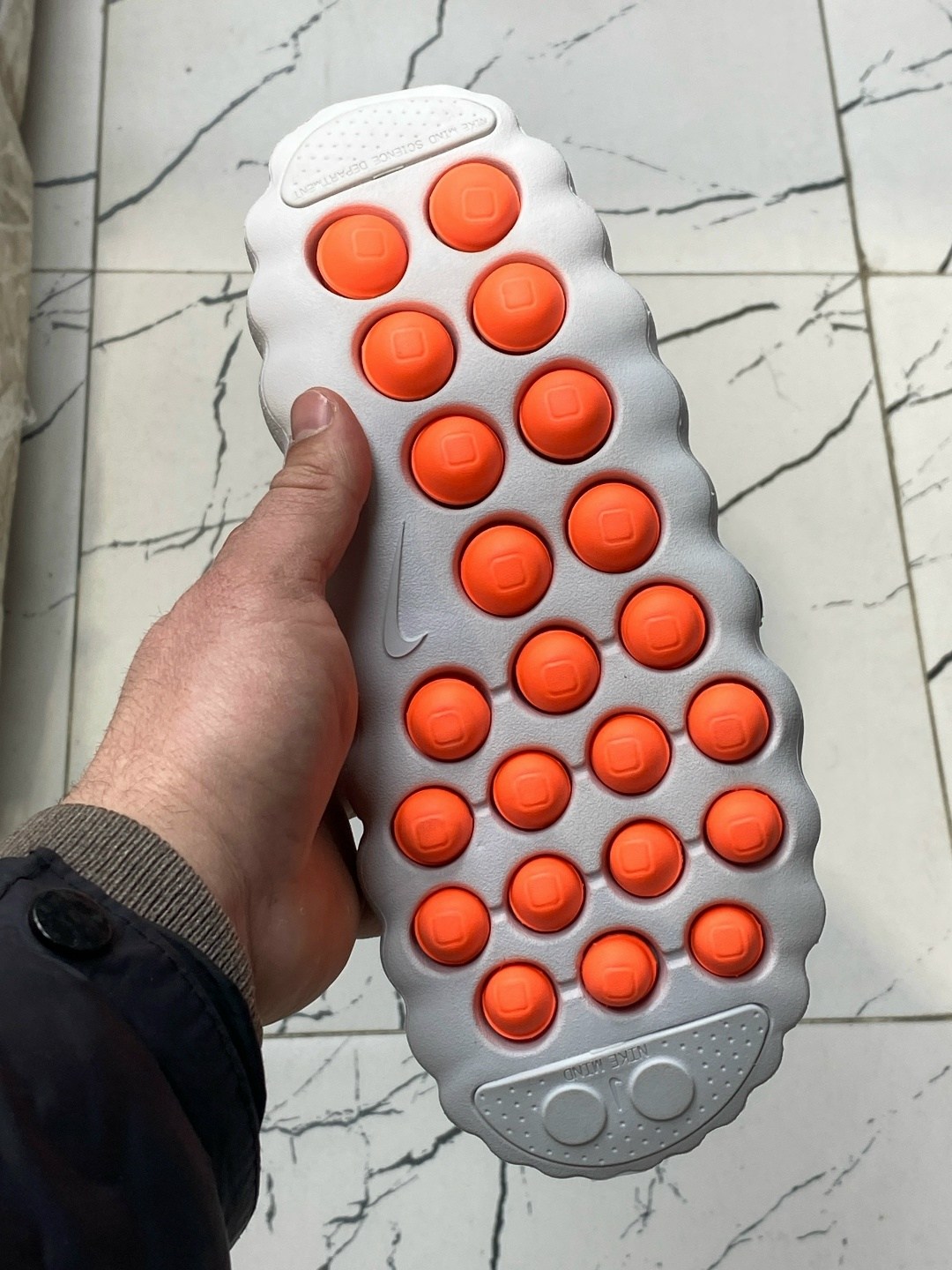 кроссовки,найк тапки,тапочки найк,оригинальный спортивный,nike mind 001