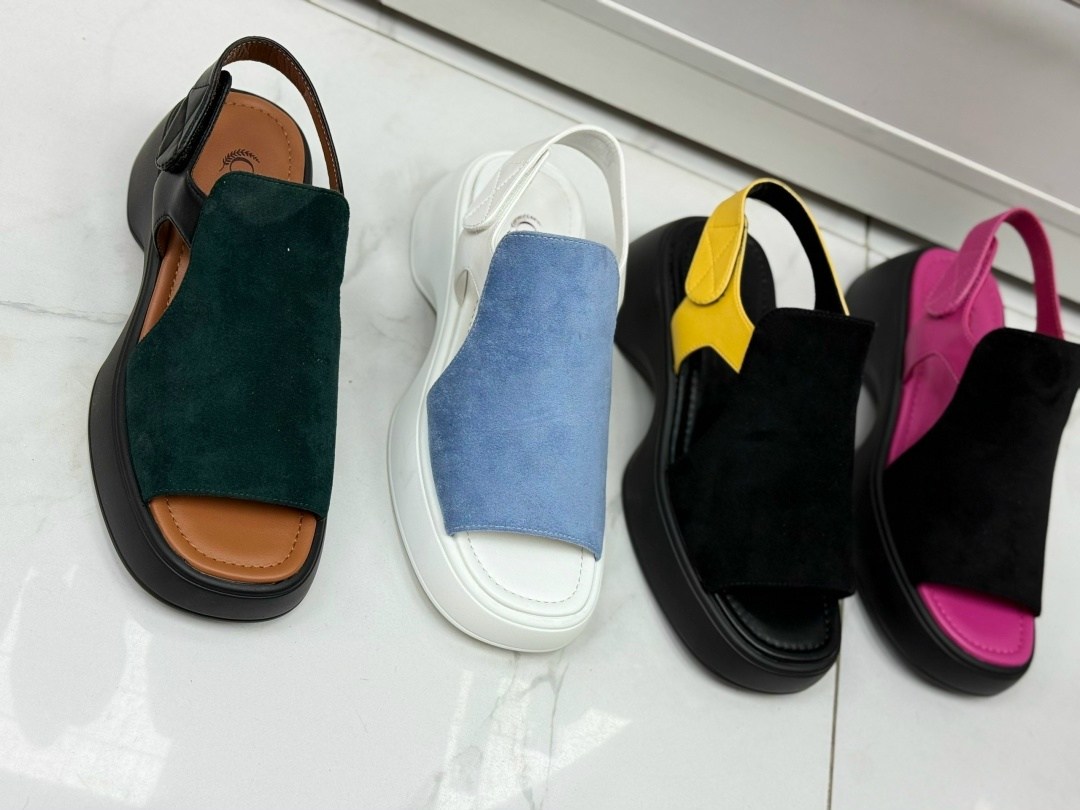 босоножки на платформе,стильные босоножки,босоножки женские,босоножки зеленые,замшевые босоножки