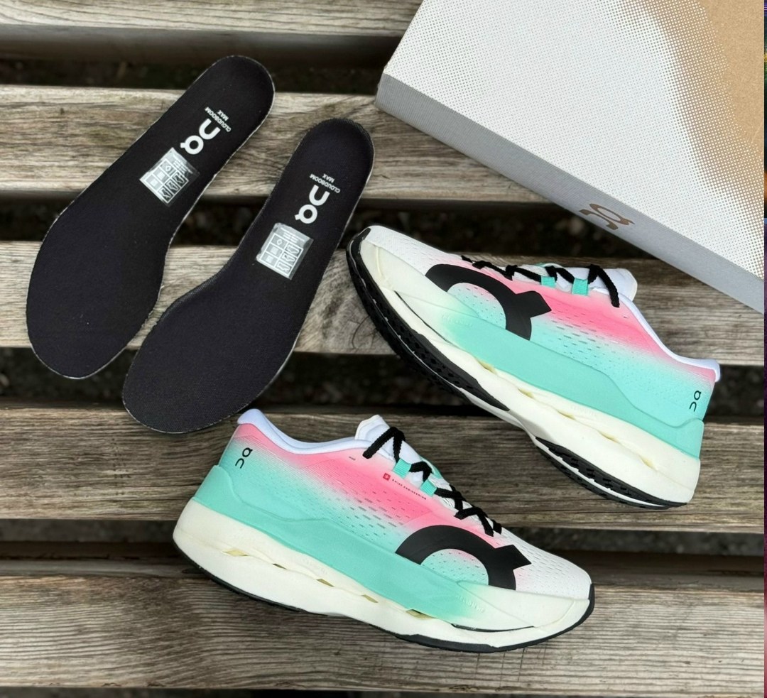 кроссовки,беговые кроссовки,кроссовки мужские carbon fly mid top белые/синие/розовые bmai,женские кроссовки,кроссовки беговые женские