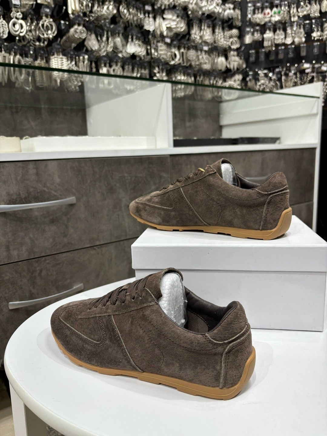 ,замшевые кроссовки,женские кроссовки,обуви,мужские замшевые кроссовки