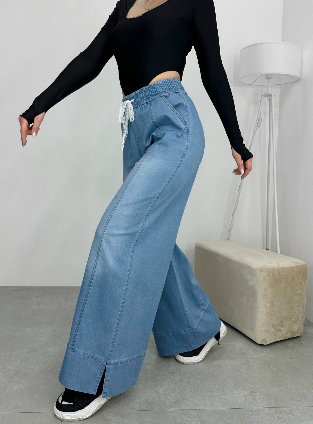 модные джинсы,широкие джинсы,джинсы женские,голубые джинсы,брюки джинсы