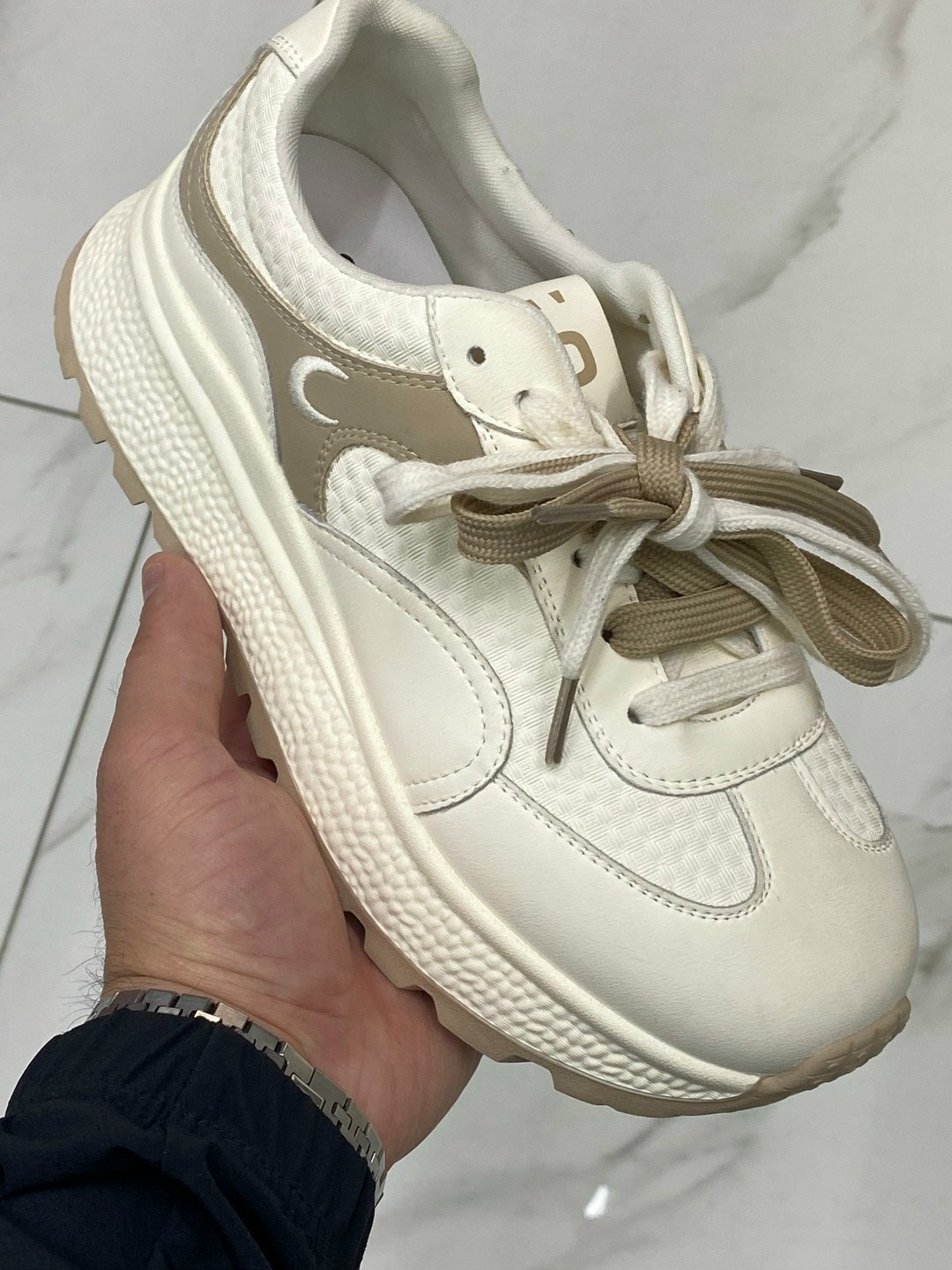 женские кроссовки,кроссовки для женщин,,кроссовки модные,кроссовка