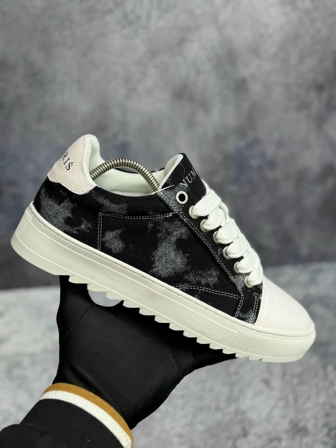 ,модные кроссовки,кеды замшевые,женские кроссовки,повседневные кроссовки