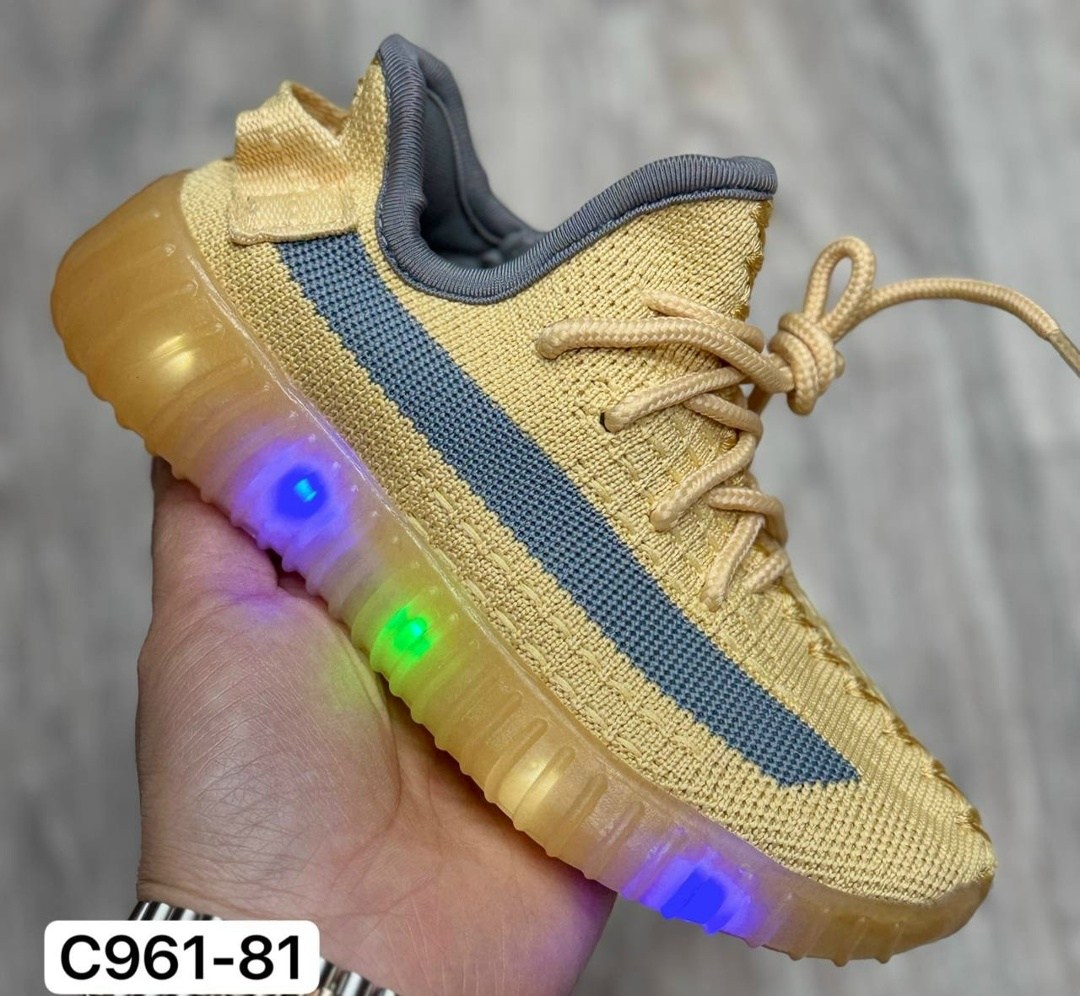 кроссовки изики детские светящиеся,кроссовки детские изики,кроссовки,кроссовки женскиe,детские кроссовки