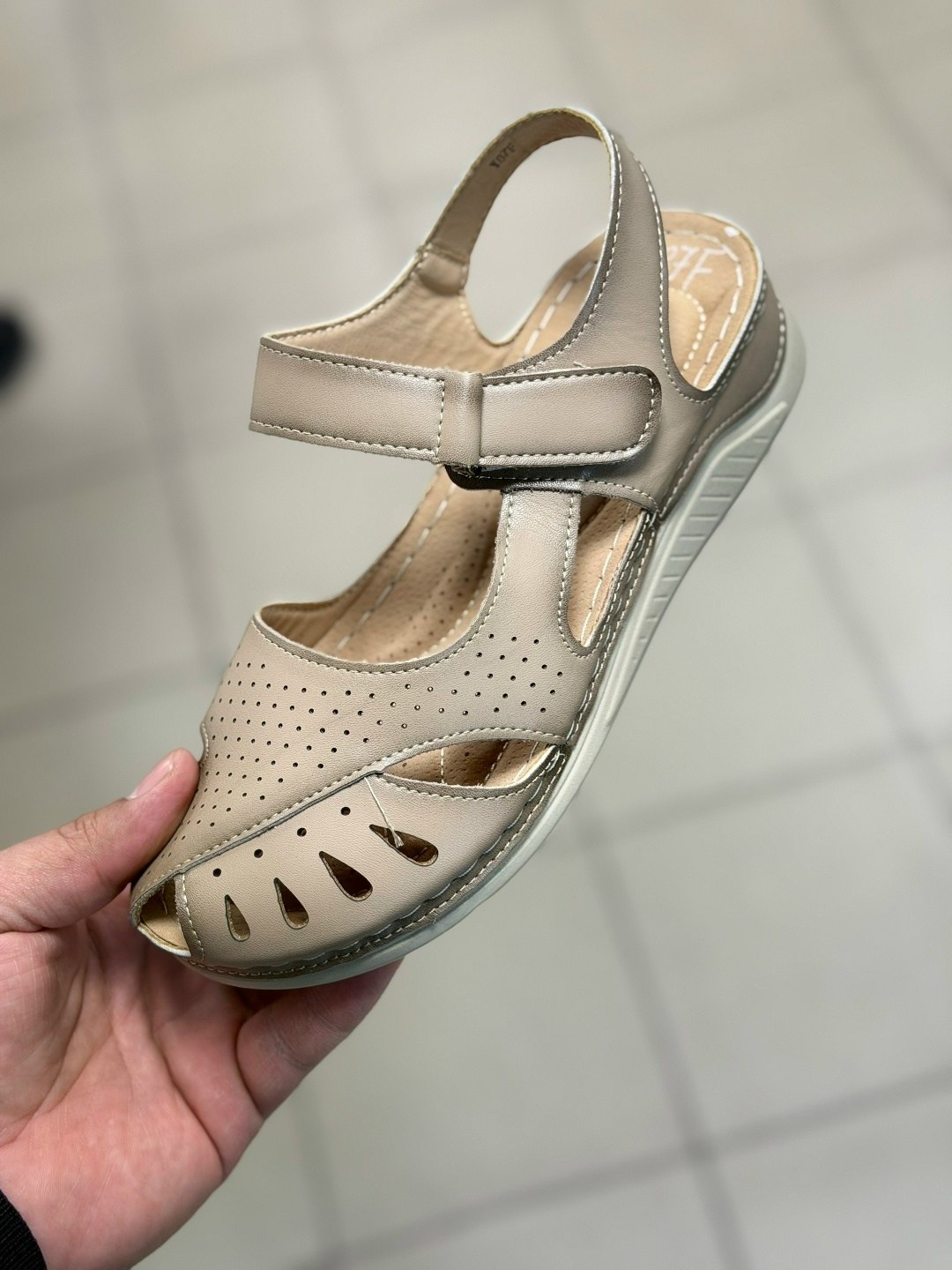 женские босоножки,летние босоножки,стильные босоножки,,сандалии