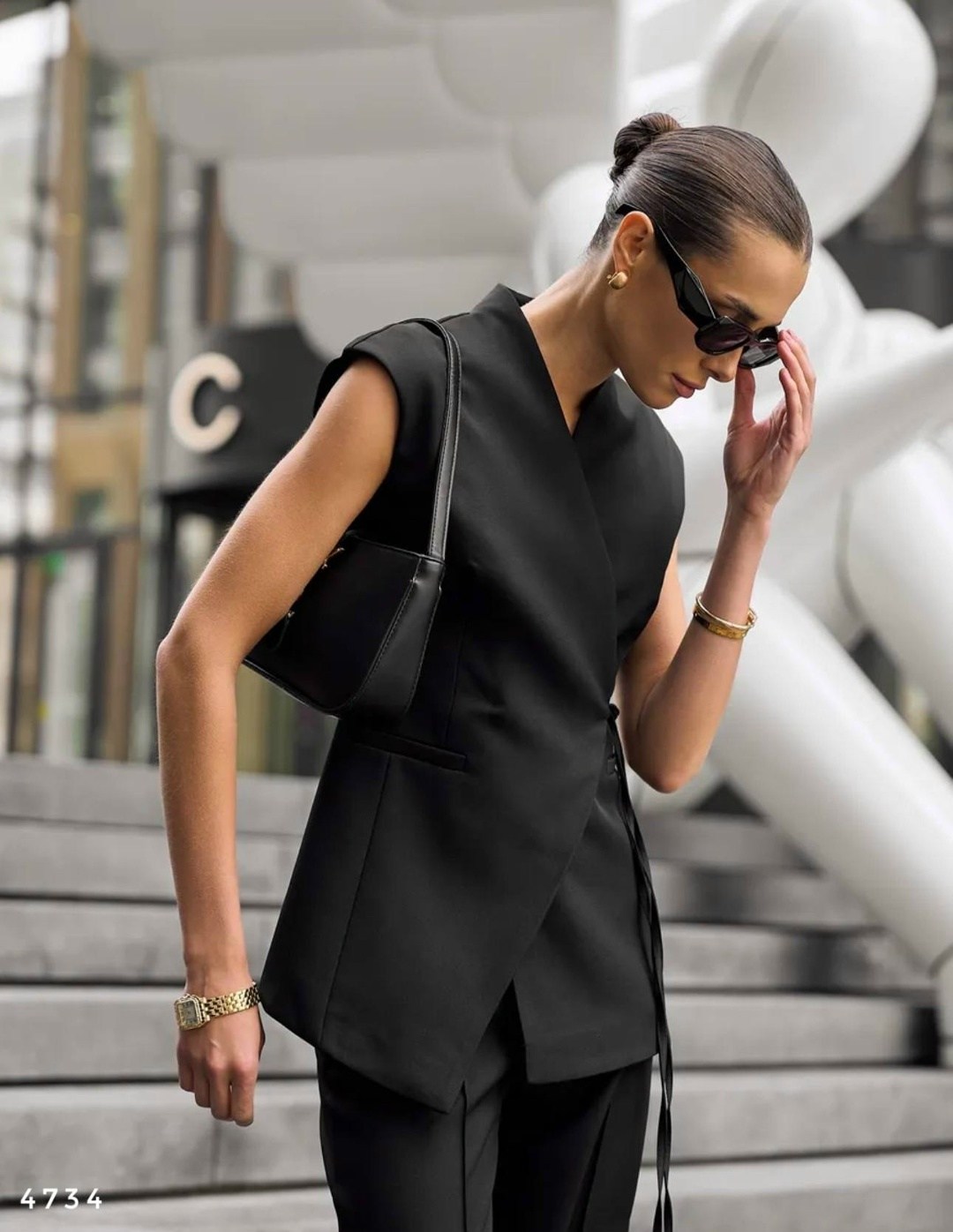 удлиненный жилет,женская жилетка,женские жилеты,костюм с жилетом,приталенный жилет