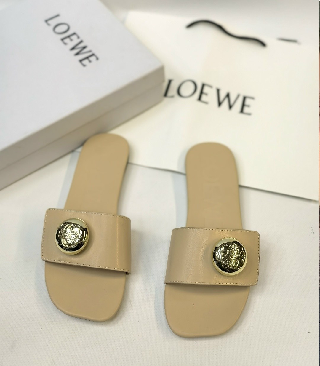 шлепанцы женские,,кожаные шлепанцы,модные тапочки,шлепки шанель женские