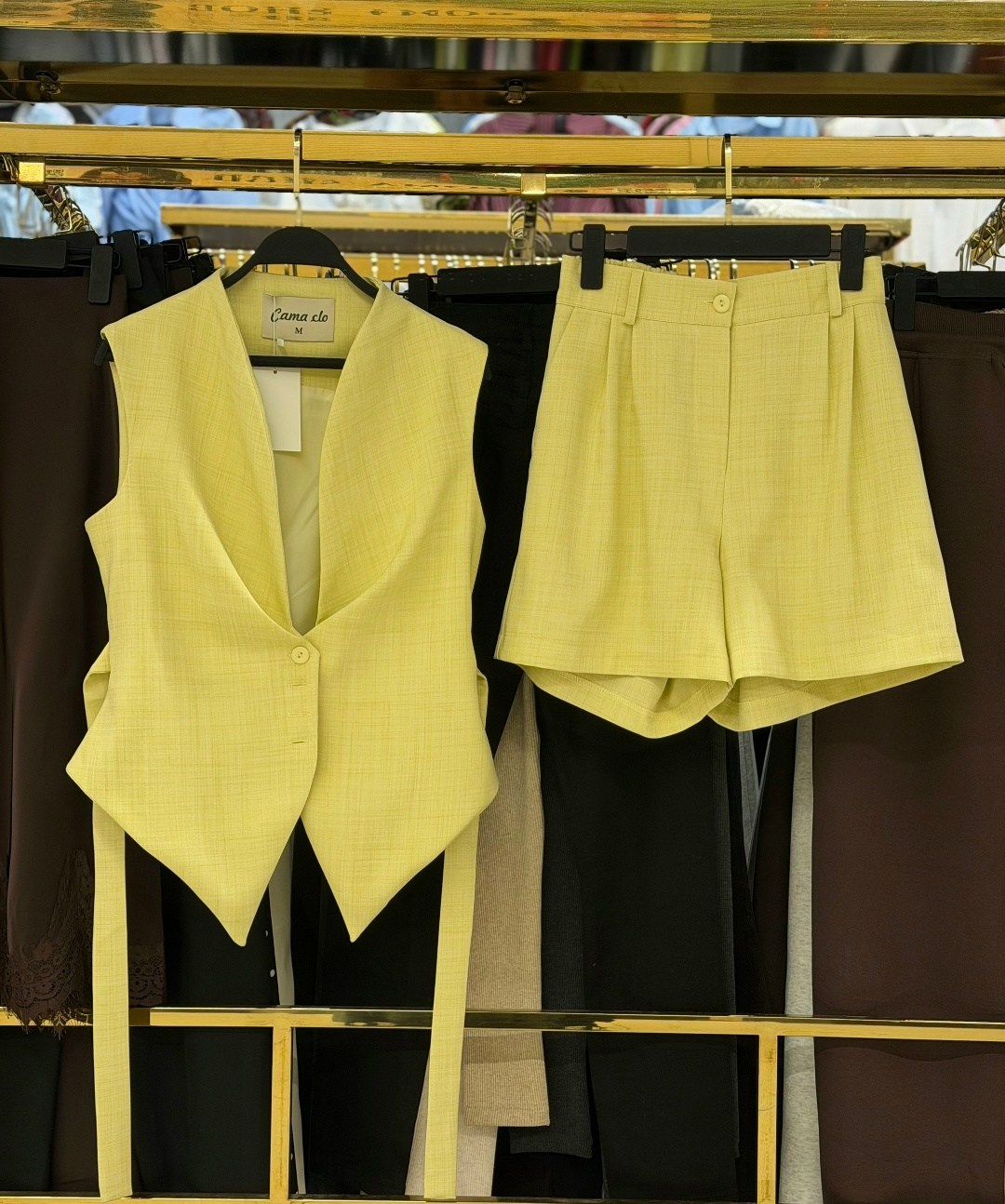 женские жилеты,жилетка женская,жилет,белый костюм жилет,белая костюмная жилетка