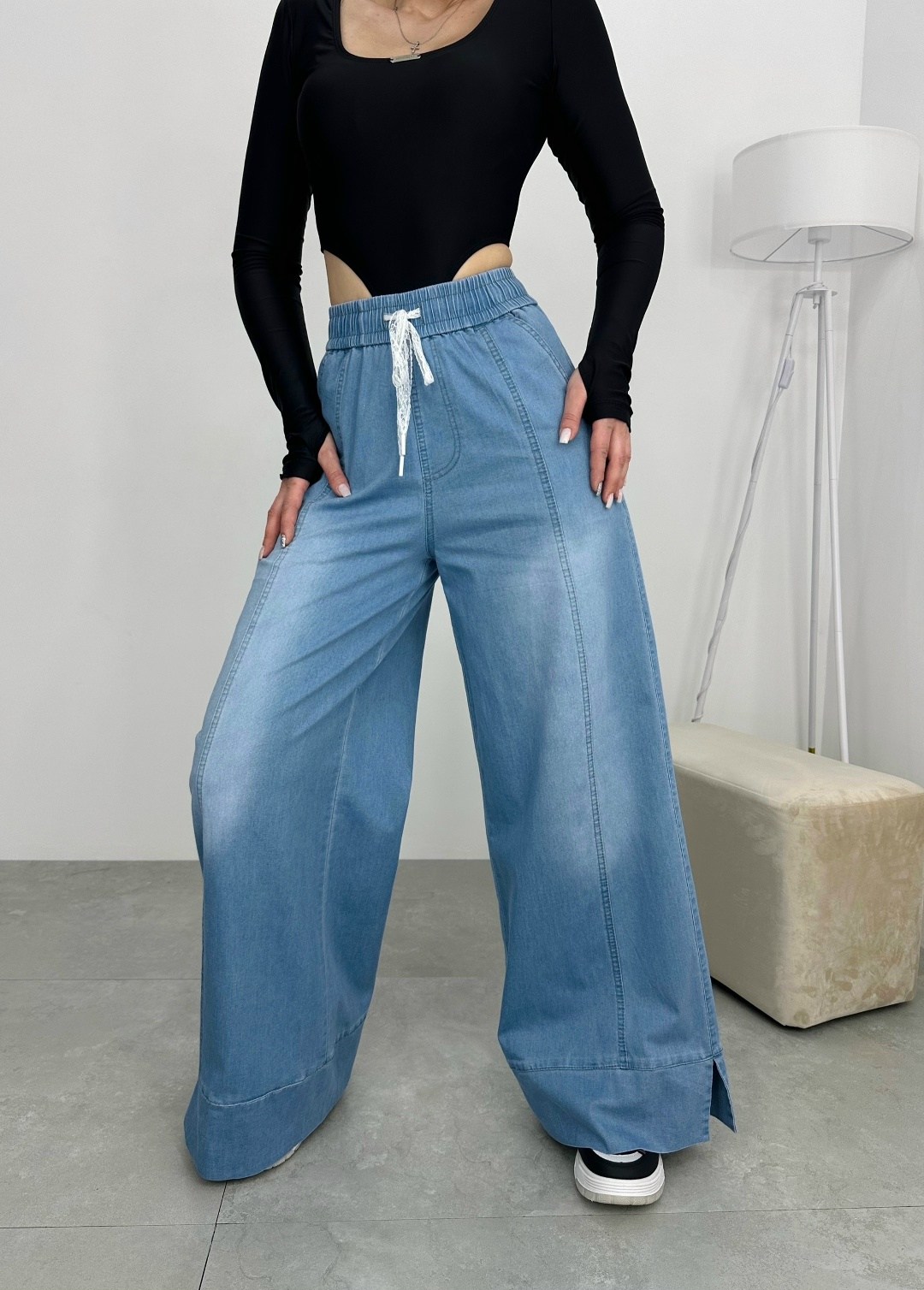 модные джинсы,широкие джинсы,джинсы женские,голубые джинсы,брюки джинсы