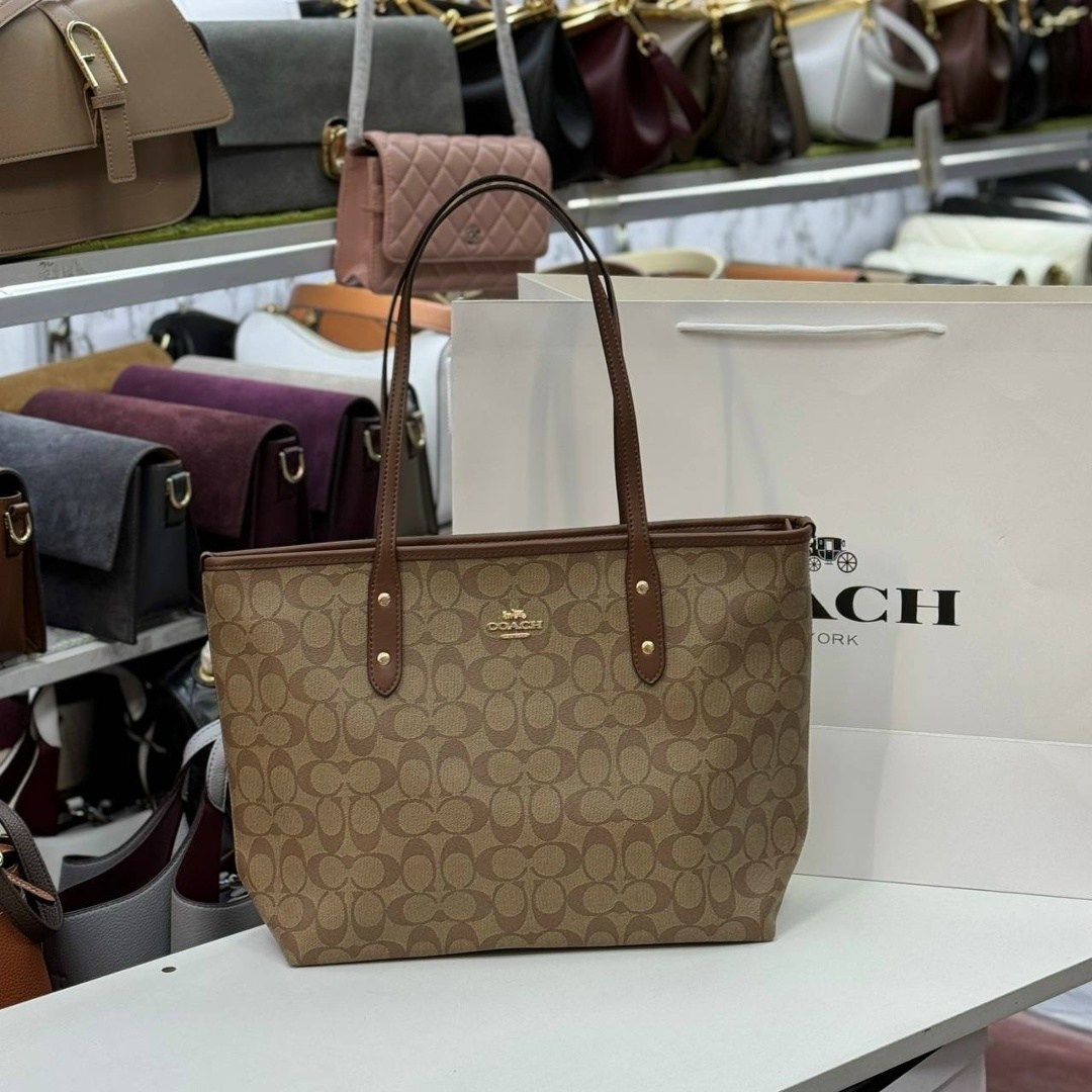 женская сумка coach,сумка шоппер coach,сумка coach шоппер большая,сумка coach оригинал питон бежевая,сумка coach