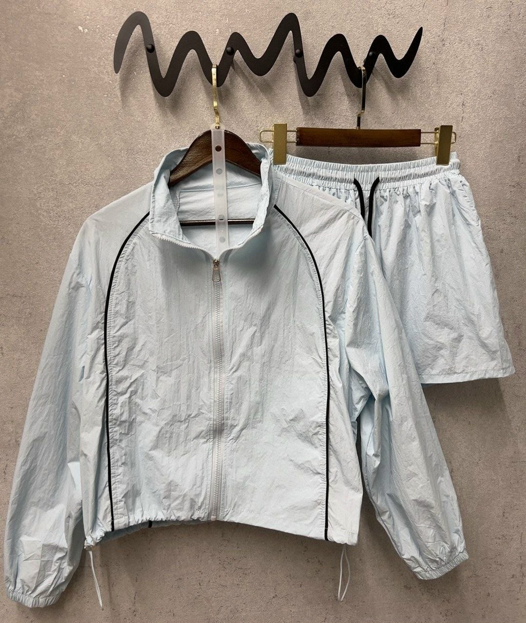 спортивный костюм повседневный,спортивные костюмы,куртка модная,повседневная куртка,тонкая куртка