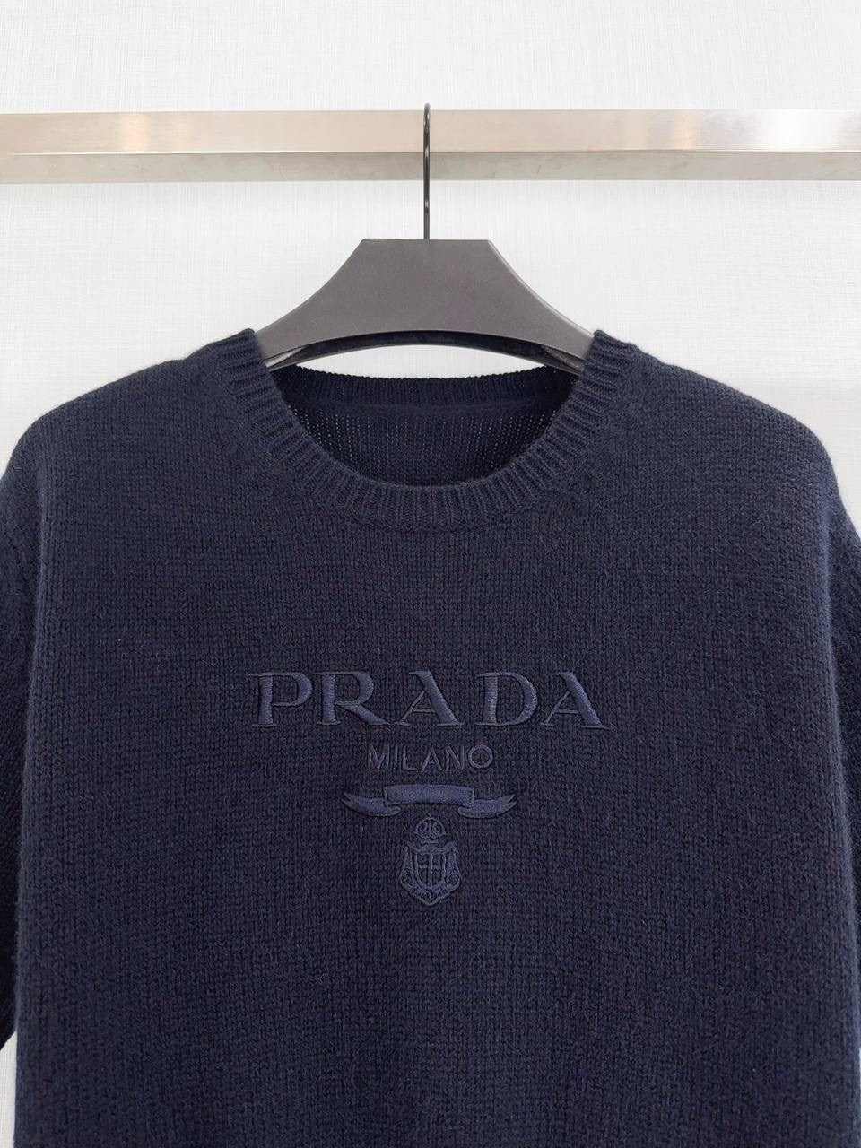 свитер prada,женская кофта,кофта прада,prada свитер оригинал,укороченый свитер prada