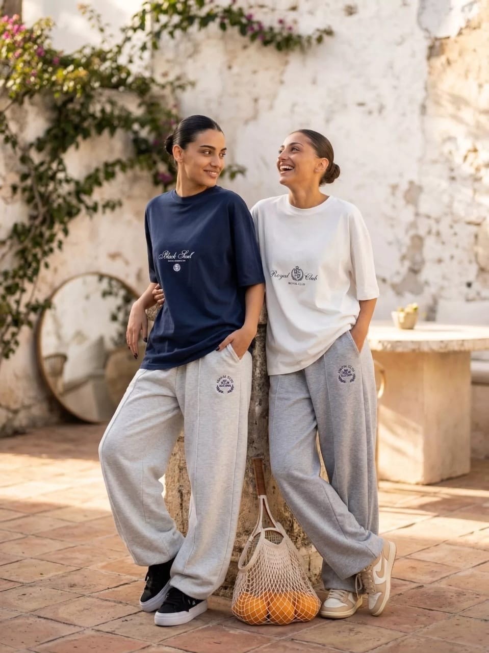 костюм оверсайз,футболки женская оверсайз,свитшот и брюки,стильные наряды